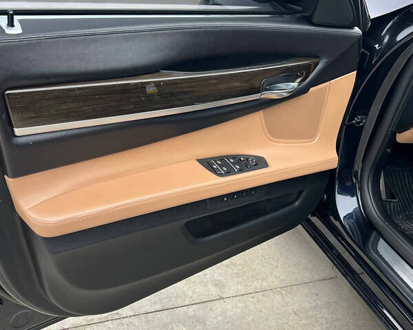 Синий БМВ 7 Серия, объемом двигателя 3 л и пробегом 168 тыс. км за 14999 $, фото 6 на Automoto.ua