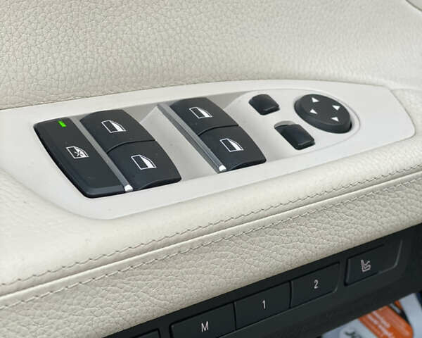 Синій БМВ 7 Серія, об'ємом двигуна 3 л та пробігом 250 тис. км за 13500 $, фото 21 на Automoto.ua