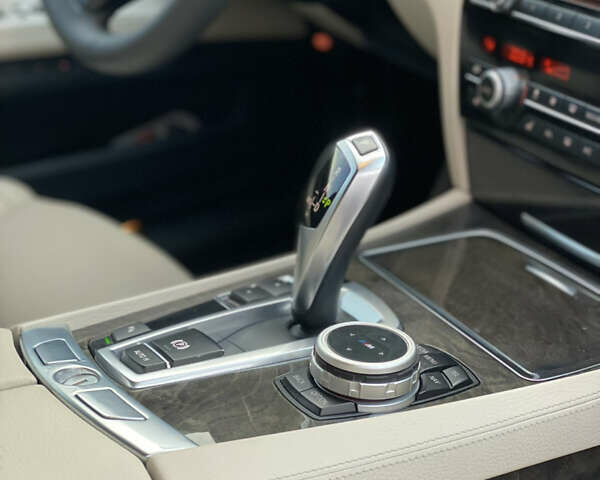 Синій БМВ 7 Серія, об'ємом двигуна 3 л та пробігом 250 тис. км за 13500 $, фото 28 на Automoto.ua