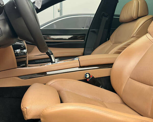 Синий БМВ 7 Серия, объемом двигателя 3 л и пробегом 168 тыс. км за 14999 $, фото 8 на Automoto.ua