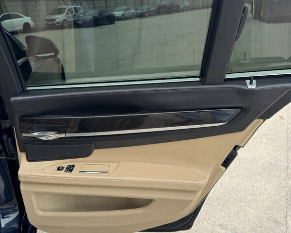 Синий БМВ 7 Серия, объемом двигателя 3 л и пробегом 299 тыс. км за 17900 $, фото 32 на Automoto.ua