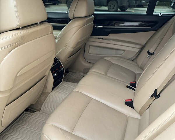 Синий БМВ 7 Серия, объемом двигателя 3 л и пробегом 299 тыс. км за 17900 $, фото 23 на Automoto.ua