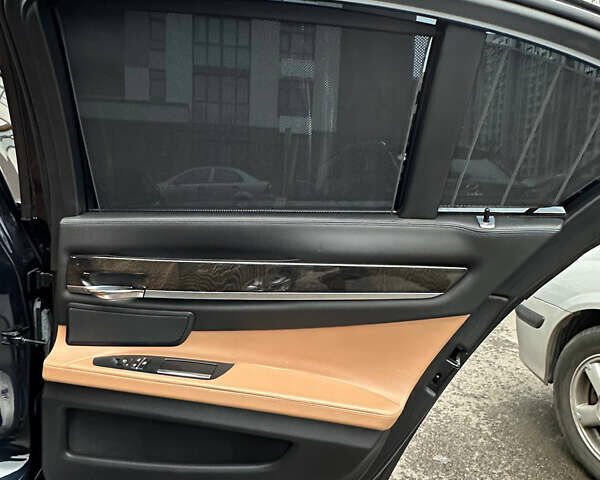 Синий БМВ 7 Серия, объемом двигателя 4.39 л и пробегом 153 тыс. км за 16800 $, фото 30 на Automoto.ua