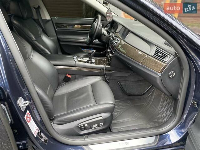 Синий БМВ 7 Серия, объемом двигателя 3 л и пробегом 227 тыс. км за 25555 $, фото 18 на Automoto.ua