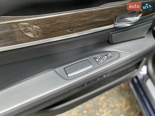 Синий БМВ 7 Серия, объемом двигателя 3 л и пробегом 227 тыс. км за 25555 $, фото 24 на Automoto.ua