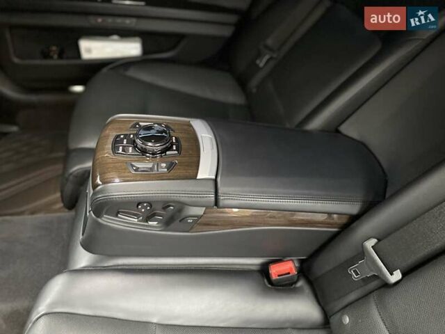 Синий БМВ 7 Серия, объемом двигателя 3 л и пробегом 227 тыс. км за 25555 $, фото 28 на Automoto.ua