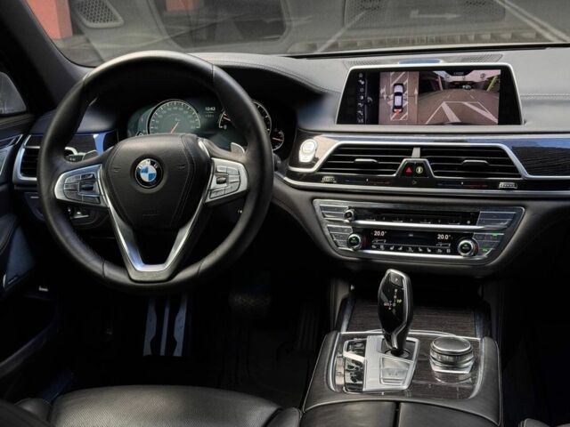 Синий БМВ 7 Серия, объемом двигателя 4.4 л и пробегом 134 тыс. км за 28500 $, фото 5 на Automoto.ua