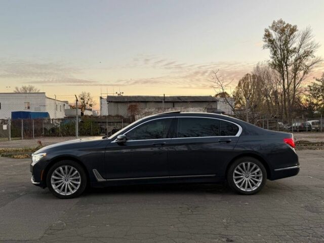 Синій БМВ 7 Серія, об'ємом двигуна 3 л та пробігом 200 тис. км за 23500 $, фото 1 на Automoto.ua