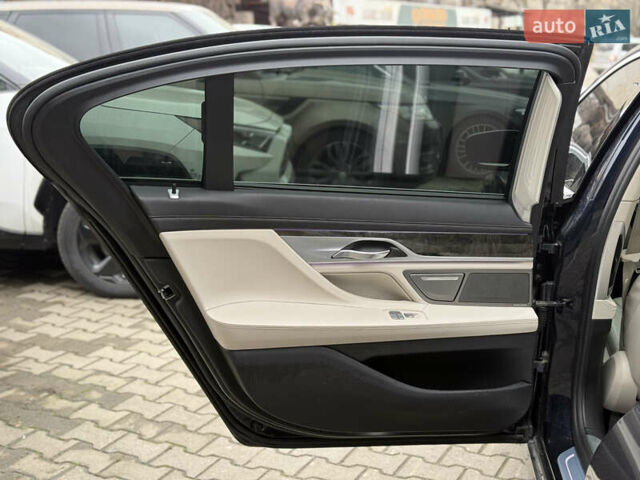 Синий БМВ 7 Серия, объемом двигателя 2.98 л и пробегом 147 тыс. км за 32500 $, фото 10 на Automoto.ua