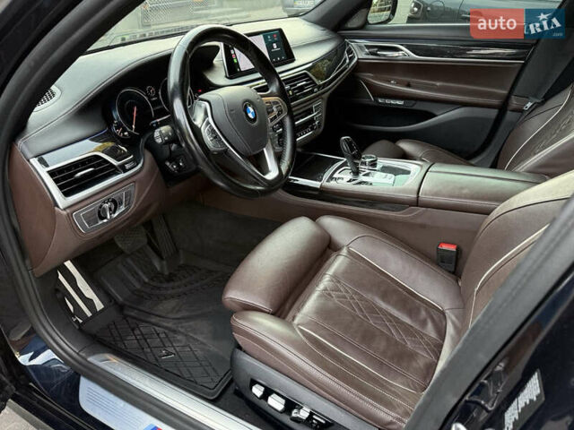 Синій БМВ 7 Серія, об'ємом двигуна 4.4 л та пробігом 159 тис. км за 29000 $, фото 13 на Automoto.ua