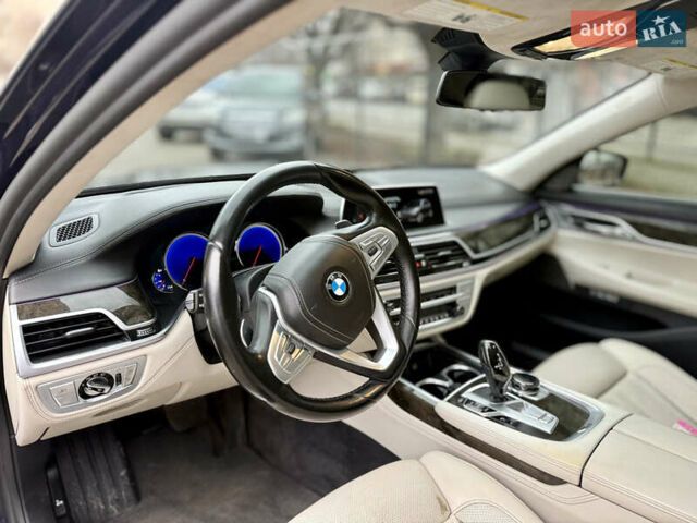 Синий БМВ 7 Серия, объемом двигателя 2.98 л и пробегом 147 тыс. км за 32500 $, фото 7 на Automoto.ua
