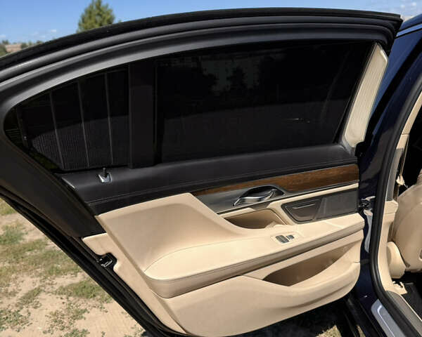 Синій БМВ 7 Серія, об'ємом двигуна 3 л та пробігом 81 тис. км за 36000 $, фото 18 на Automoto.ua