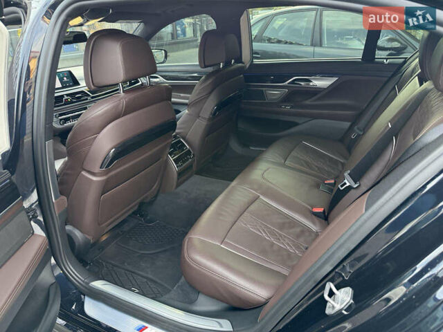 Синий БМВ 7 Серия, объемом двигателя 4.4 л и пробегом 159 тыс. км за 35000 $, фото 11 на Automoto.ua