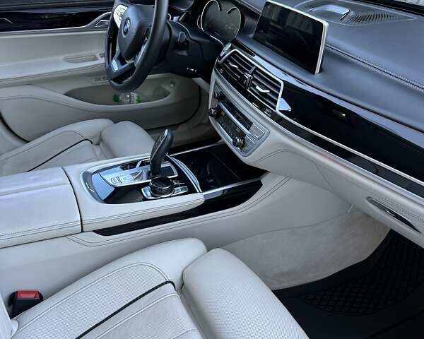 Синий БМВ 7 Серия, объемом двигателя 2.99 л и пробегом 105 тыс. км за 58000 $, фото 50 на Automoto.ua