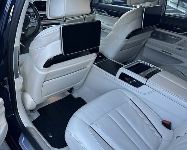 Синий БМВ 7 Серия, объемом двигателя 2.99 л и пробегом 105 тыс. км за 58000 $, фото 32 на Automoto.ua