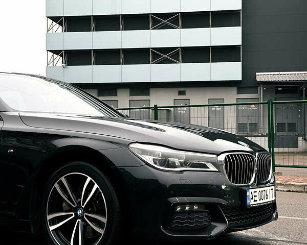 Синий БМВ 7 Серия, объемом двигателя 2.99 л и пробегом 189 тыс. км за 32500 $, фото 12 на Automoto.ua