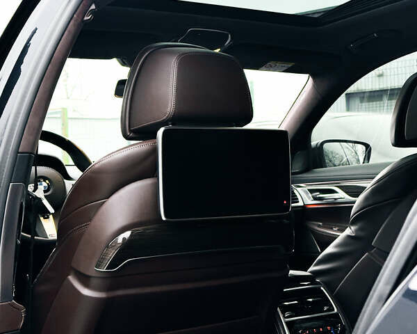 Синий БМВ 7 Серия, объемом двигателя 2.99 л и пробегом 189 тыс. км за 32500 $, фото 27 на Automoto.ua