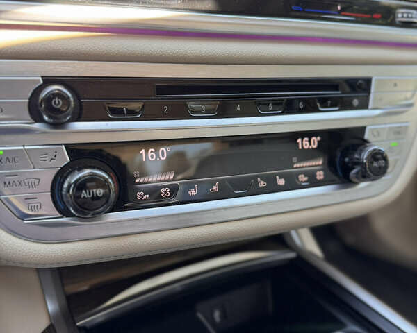 Синій БМВ 7 Серія, об'ємом двигуна 3 л та пробігом 81 тис. км за 36000 $, фото 26 на Automoto.ua