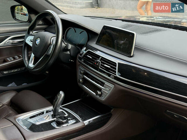 Синий БМВ 7 Серия, объемом двигателя 4.4 л и пробегом 159 тыс. км за 35000 $, фото 20 на Automoto.ua