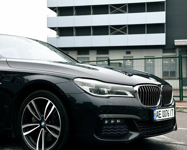 Синий БМВ 7 Серия, объемом двигателя 2.99 л и пробегом 189 тыс. км за 32500 $, фото 1 на Automoto.ua