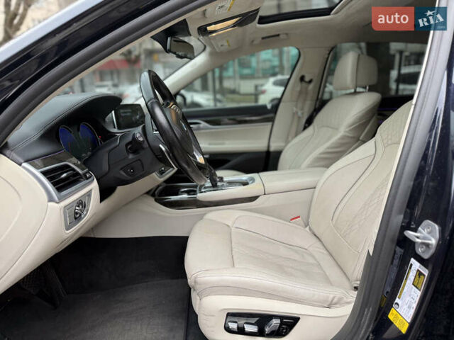 Синий БМВ 7 Серия, объемом двигателя 2.98 л и пробегом 147 тыс. км за 32500 $, фото 5 на Automoto.ua