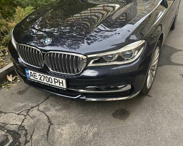 БМВ 7 Серія 2017 у Дніпро (Дніпропетровську) на Automoto.ua Синій БМВ 7 Серія, об'ємом двигуна 2 л та пробігом 106 тис. км за 47500 $, фото 1 на Automoto.ua