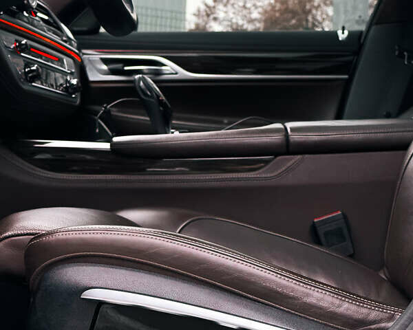 Синий БМВ 7 Серия, объемом двигателя 2.99 л и пробегом 189 тыс. км за 32500 $, фото 23 на Automoto.ua