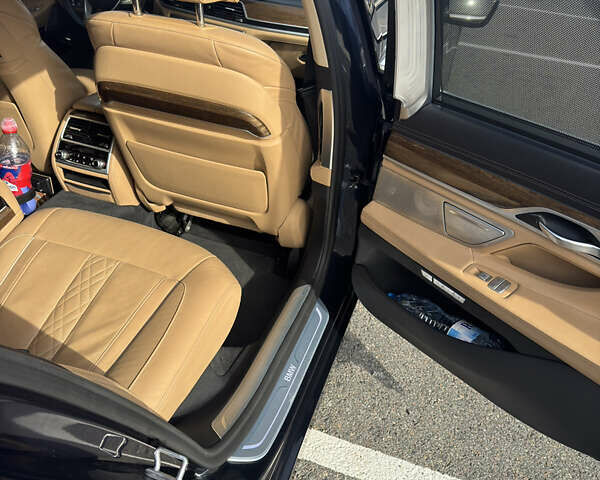 Синий БМВ 7 Серия, объемом двигателя 2.99 л и пробегом 230 тыс. км за 37000 $, фото 17 на Automoto.ua