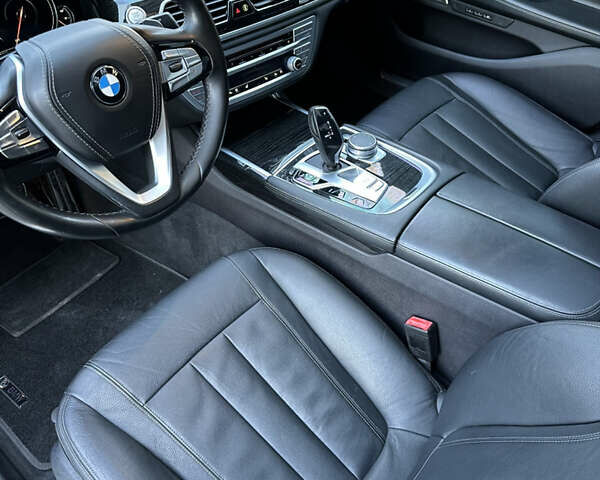 Синій БМВ 7 Серія, об'ємом двигуна 2.98 л та пробігом 86 тис. км за 37000 $, фото 7 на Automoto.ua