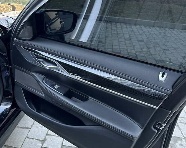 Синій БМВ 7 Серія, об'ємом двигуна 2.98 л та пробігом 86 тис. км за 37000 $, фото 13 на Automoto.ua