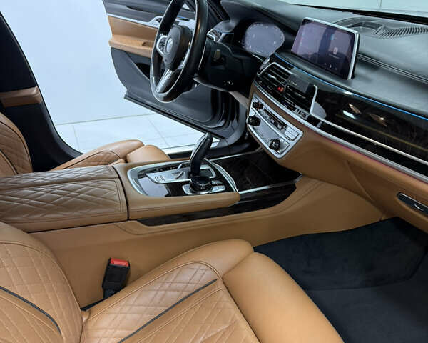 Синий БМВ 7 Серия, объемом двигателя 4.4 л и пробегом 67 тыс. км за 75000 $, фото 23 на Automoto.ua