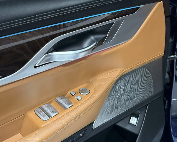 Синий БМВ 7 Серия, объемом двигателя 4.4 л и пробегом 67 тыс. км за 75000 $, фото 13 на Automoto.ua