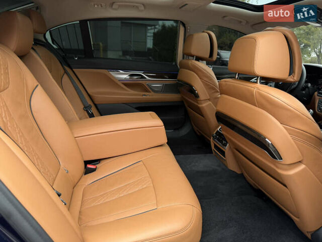 БМВ 7 Серія 2020 у Києві на Automoto.ua Синій БМВ 7 Серія, об'ємом двигуна 3 л та пробігом 53 тис. км за 49999 $, фото 24 на Automoto.ua
