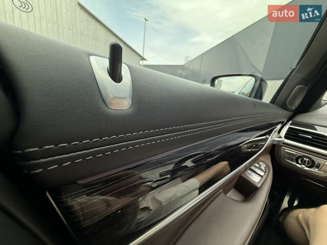 Синий БМВ 7 Серия, объемом двигателя 3 л и пробегом 54 тыс. км за 75000 $, фото 36 на Automoto.ua