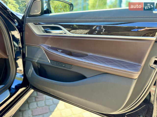 Синий БМВ 7 Серия, объемом двигателя 3 л и пробегом 46 тыс. км за 79000 $, фото 12 на Automoto.ua