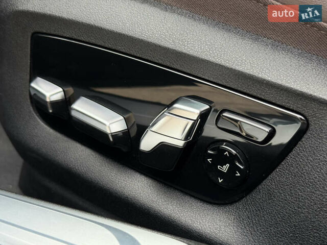 Синий БМВ 7 Серия, объемом двигателя 3 л и пробегом 54 тыс. км за 75000 $, фото 48 на Automoto.ua