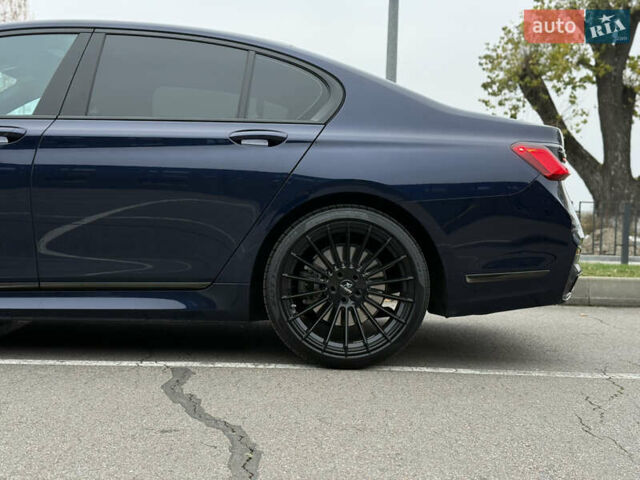 Синий БМВ 7 Серия, объемом двигателя 3 л и пробегом 54 тыс. км за 75000 $, фото 16 на Automoto.ua