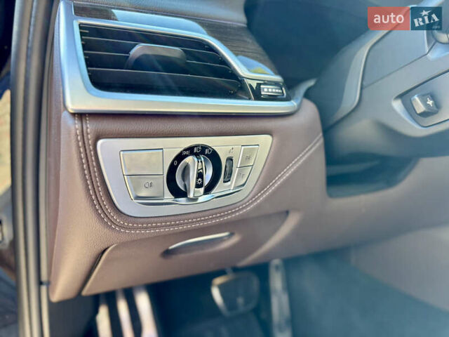 Синий БМВ 7 Серия, объемом двигателя 3 л и пробегом 46 тыс. км за 79000 $, фото 10 на Automoto.ua