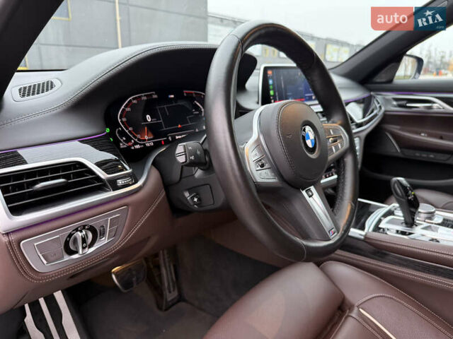 Синий БМВ 7 Серия, объемом двигателя 3 л и пробегом 54 тыс. км за 75000 $, фото 18 на Automoto.ua