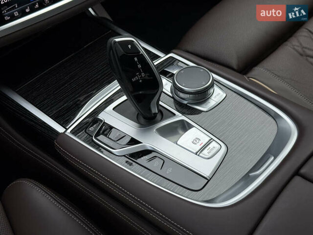 Синий БМВ 7 Серия, объемом двигателя 3 л и пробегом 54 тыс. км за 75000 $, фото 39 на Automoto.ua