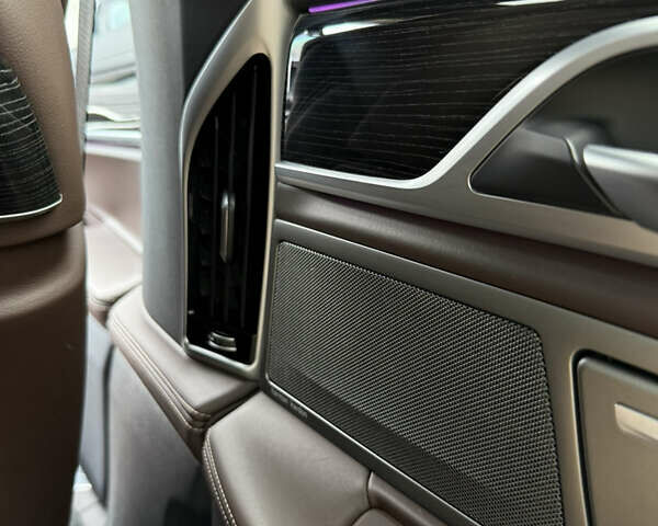 Синий БМВ 7 Серия, объемом двигателя 3 л и пробегом 54 тыс. км за 75000 $, фото 34 на Automoto.ua