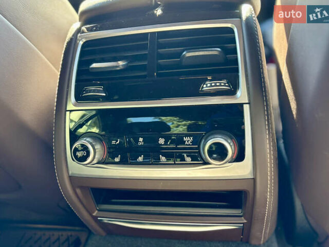 Синий БМВ 7 Серия, объемом двигателя 3 л и пробегом 46 тыс. км за 79000 $, фото 18 на Automoto.ua