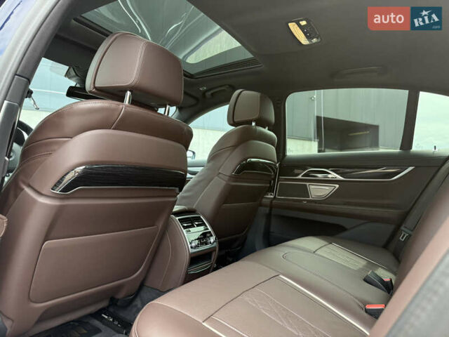 Синий БМВ 7 Серия, объемом двигателя 3 л и пробегом 54 тыс. км за 75000 $, фото 52 на Automoto.ua