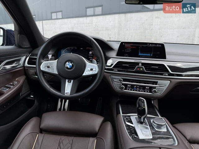 Синий БМВ 7 Серия, объемом двигателя 3 л и пробегом 54 тыс. км за 75000 $, фото 19 на Automoto.ua