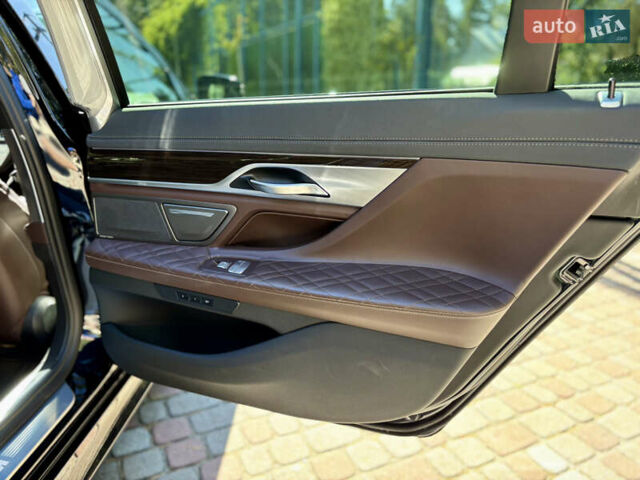 Синий БМВ 7 Серия, объемом двигателя 3 л и пробегом 46 тыс. км за 79000 $, фото 14 на Automoto.ua