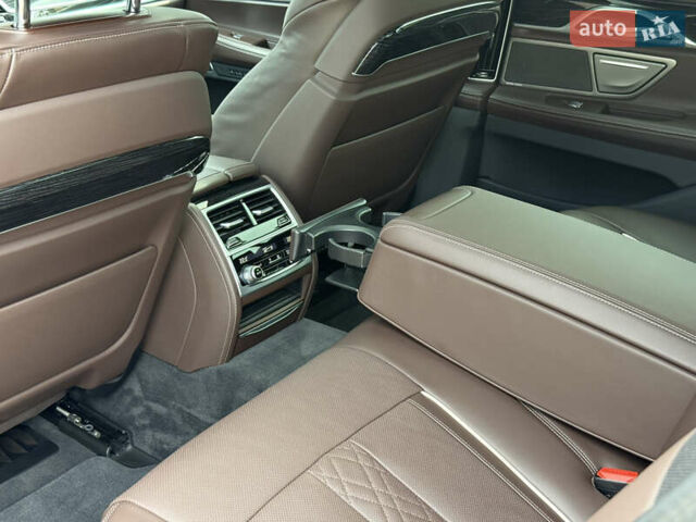 Синий БМВ 7 Серия, объемом двигателя 3 л и пробегом 54 тыс. км за 75000 $, фото 28 на Automoto.ua