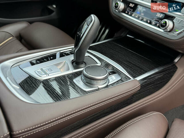 Синий БМВ 7 Серия, объемом двигателя 3 л и пробегом 54 тыс. км за 75000 $, фото 31 на Automoto.ua