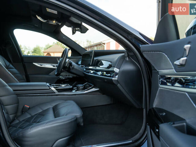 Синий БМВ 7 Серия, объемом двигателя 2.99 л и пробегом 44 тыс. км за 129000 $, фото 18 на Automoto.ua