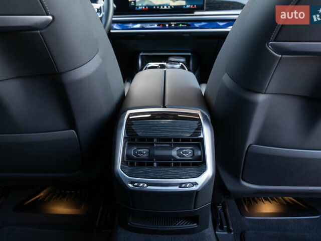 Синий БМВ 7 Серия, объемом двигателя 2.99 л и пробегом 44 тыс. км за 129000 $, фото 30 на Automoto.ua