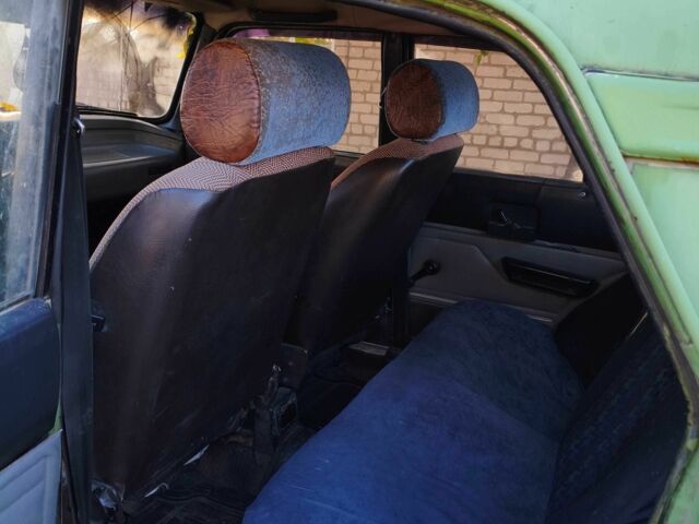 Зеленый БМВ 7 Серия, объемом двигателя 1.5 л и пробегом 150 тыс. км за 477 $, фото 6 на Automoto.ua